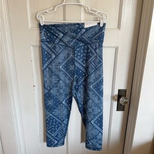 NWT American Eagle blue paisley The Lightweight Everything Leggings size xl